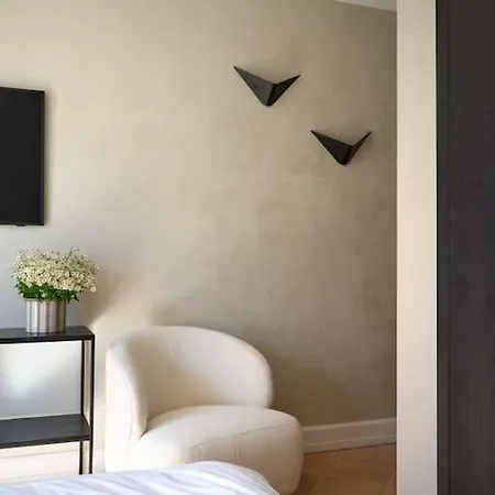 Cannes, Splendide Dans Un Domaine Prive