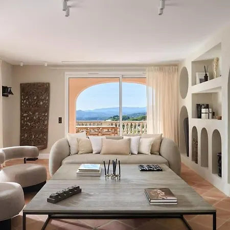 Cannes, Splendide Dans Un Domaine Prive