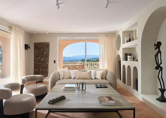 Cannes, Splendide Dans Un Domaine Prive